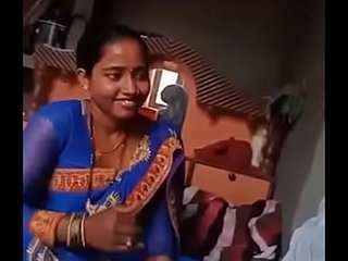 Indyjski nowo żonaty żona gra z mężulek za duży kurek czysty dźwięk