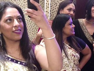 Affare UK Indian Desi mentre il marito lifetime al matrimonio