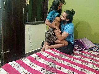 Chica india después de iciness universidad Hardsex con su hermanastro by oneself en casa