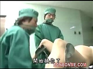 chorreo de leche embarazada MILF follada por el médico en chilled through mesa de operaciones